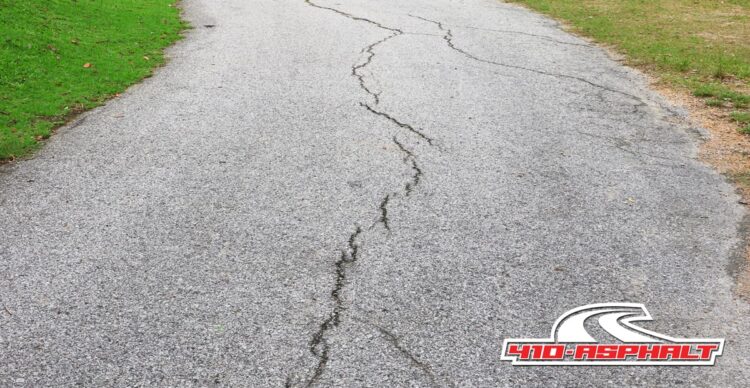 Cracks in Your Asphalt Driveway? Get The Facts About Driveway Repair!